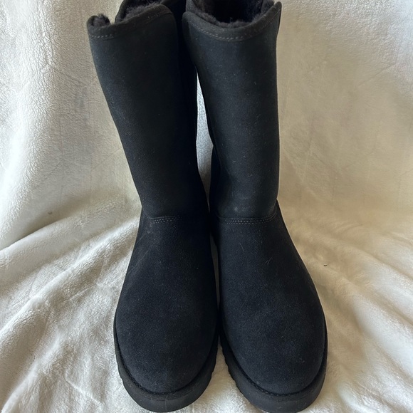 UGG women’s “Cory II” boot, size 8; BNWT! - Picture 3 of 5